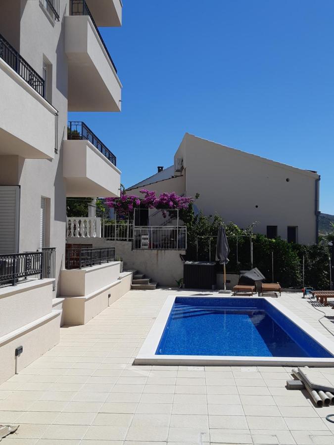 Apartment Lizzi. Trogir Exterior photo